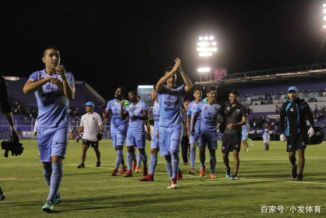 冯莱重返上海男篮 与费雷尔成新赛季外援搭档