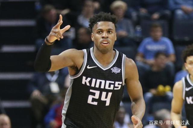 阿劳霍抵达巴萨总部即将续约 新合同2031年到期